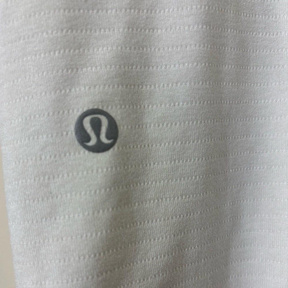 Lululemon Athletica License to Train Short Sleeve PTP 20” - Picture 3 of 5